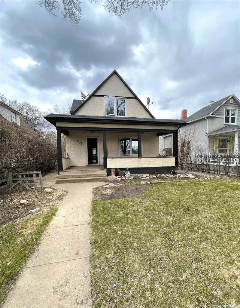 538 1st Street E Shaunavon SK S0N 2M0