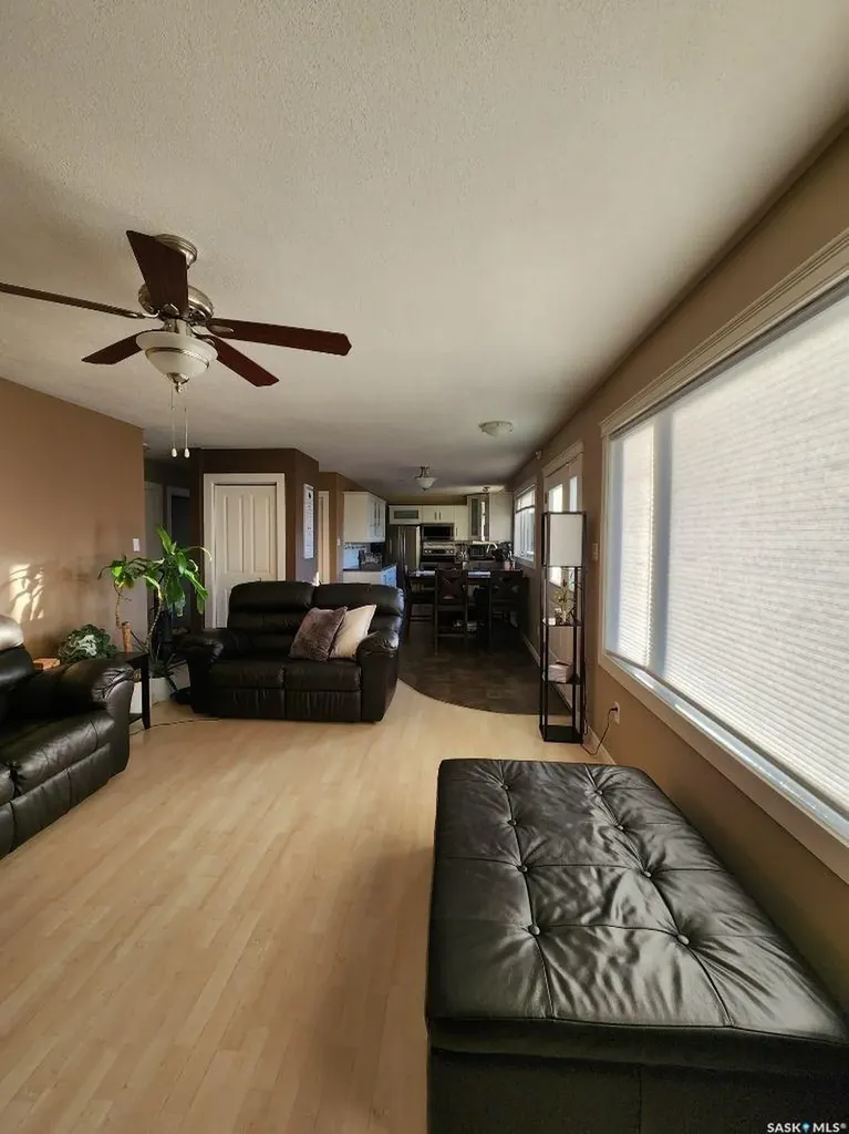 706 Grey Avenue Grenfell SK S0G 2B0