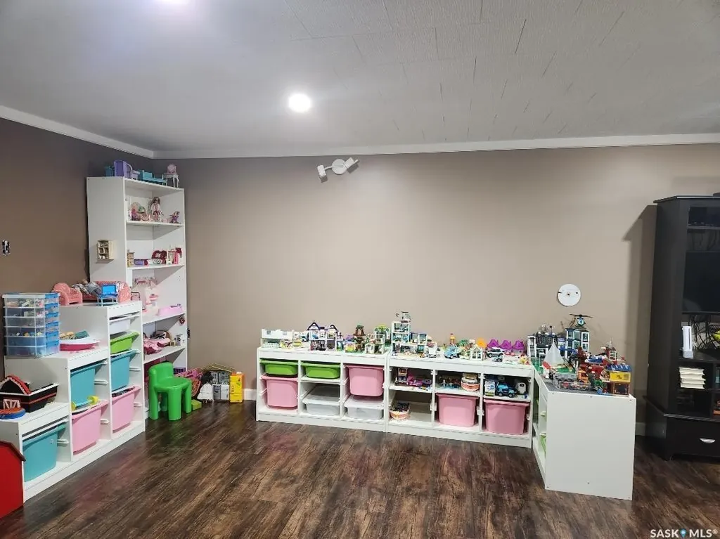 706 Grey Avenue Grenfell SK S0G 2B0