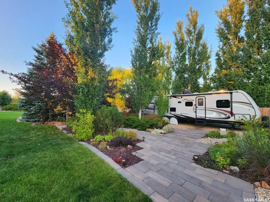 706 Grey Avenue Grenfell SK S0G 2B0