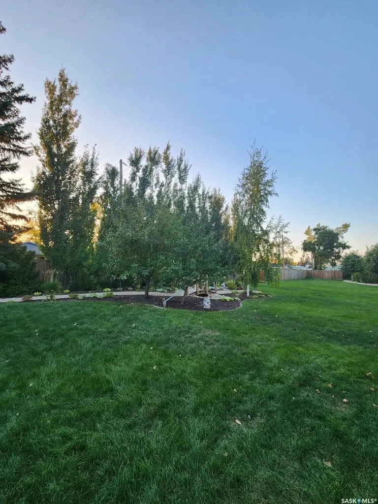 706 Grey Avenue Grenfell SK S0G 2B0