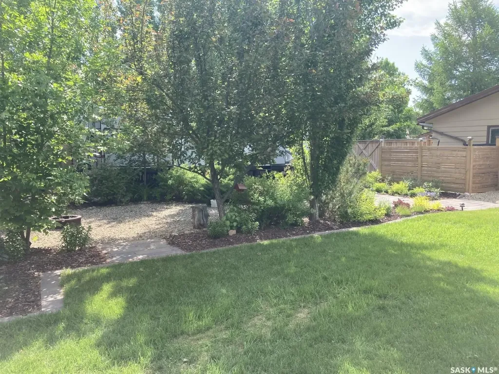 706 Grey Avenue Grenfell SK S0G 2B0