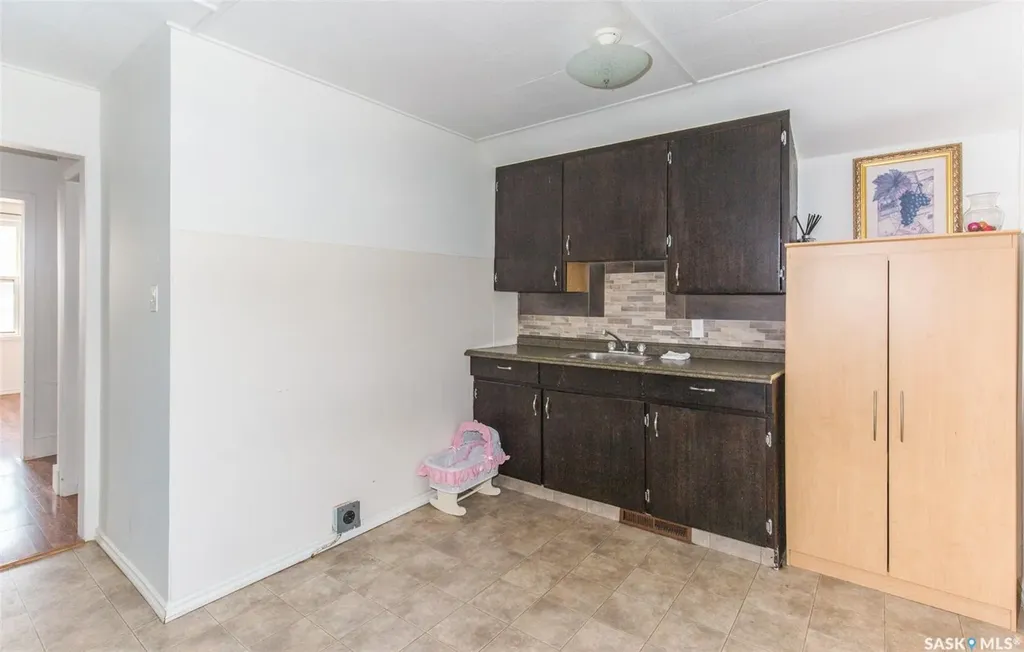 348 High Street W Moose Jaw SK S6H 1S9