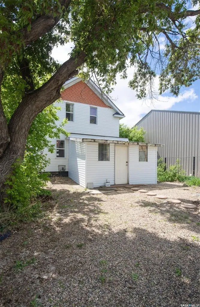 348 High Street W Moose Jaw SK S6H 1S9