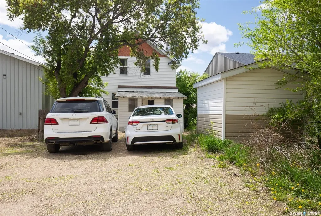 348 High Street W Moose Jaw SK S6H 1S9