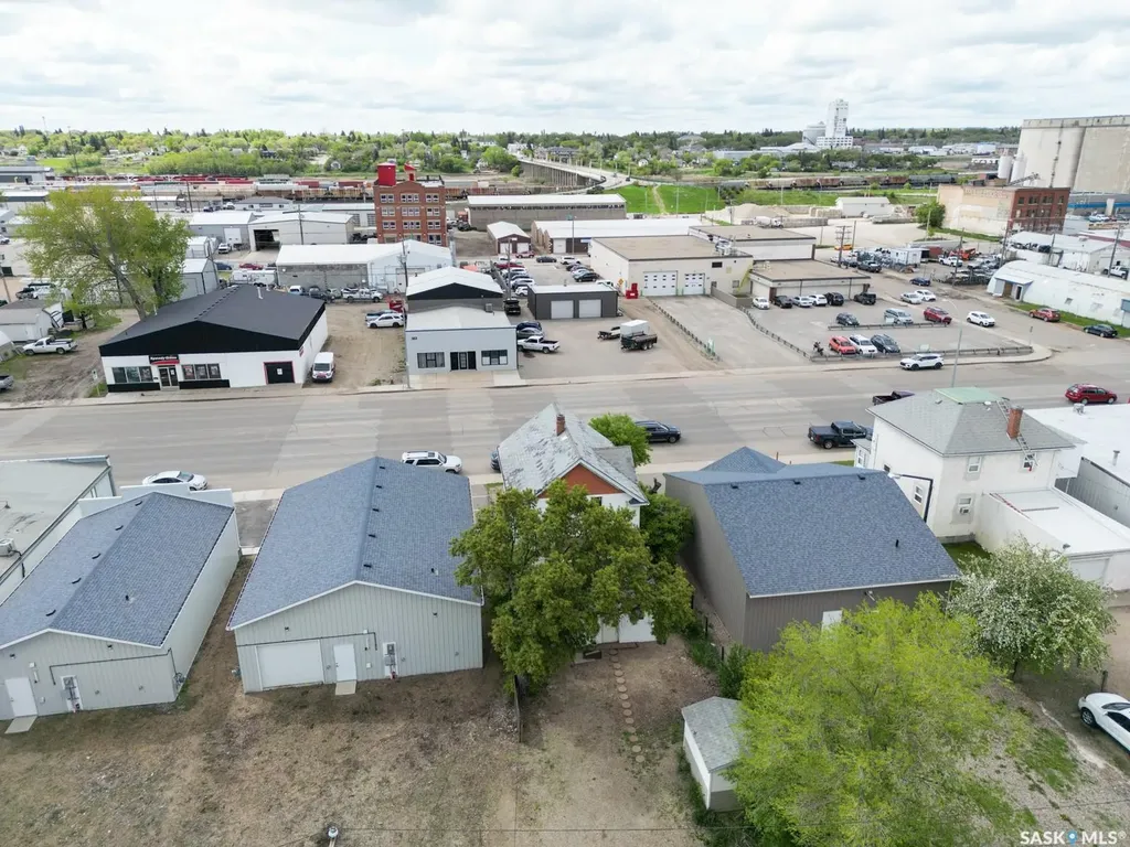 348 High Street W Moose Jaw SK S6H 1S9