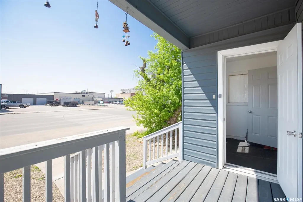 348 High Street W Moose Jaw SK S6H 1S9