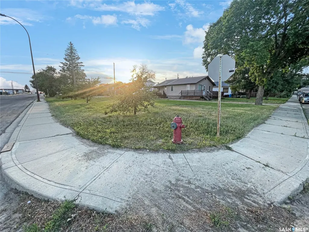 204 9th Avenue NW Swift Current SK S9H 1A7