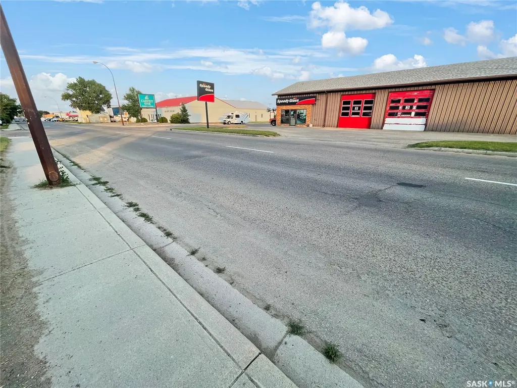 204 9th Avenue NW Swift Current SK S9H 1A7