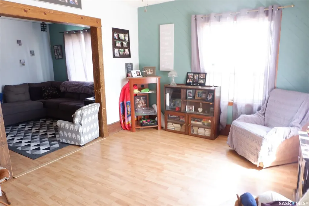 568 Stadacona Street W Moose Jaw SK S6H 1Z9