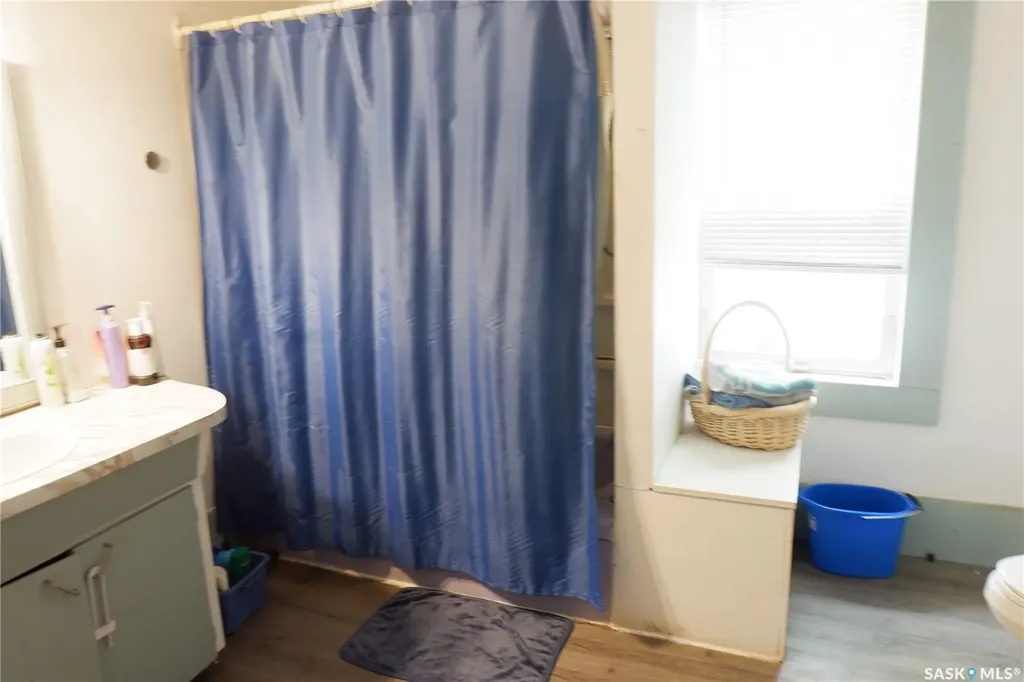 568 Stadacona Street W Moose Jaw SK S6H 1Z9