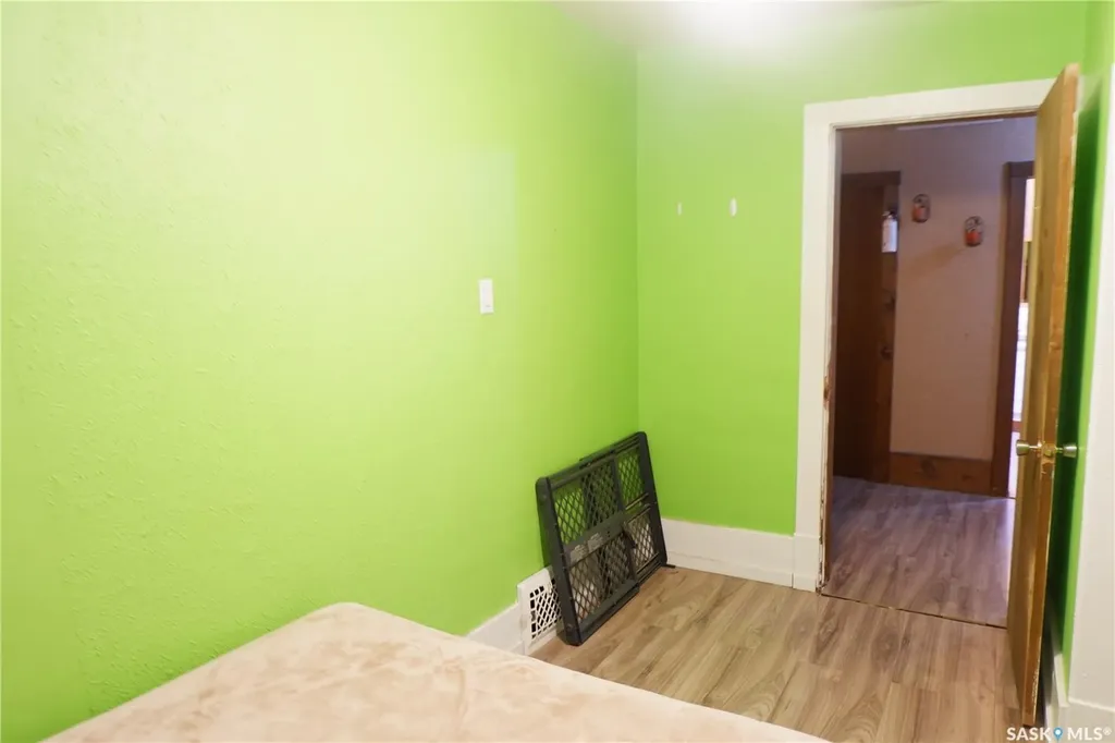 568 Stadacona Street W Moose Jaw SK S6H 1Z9