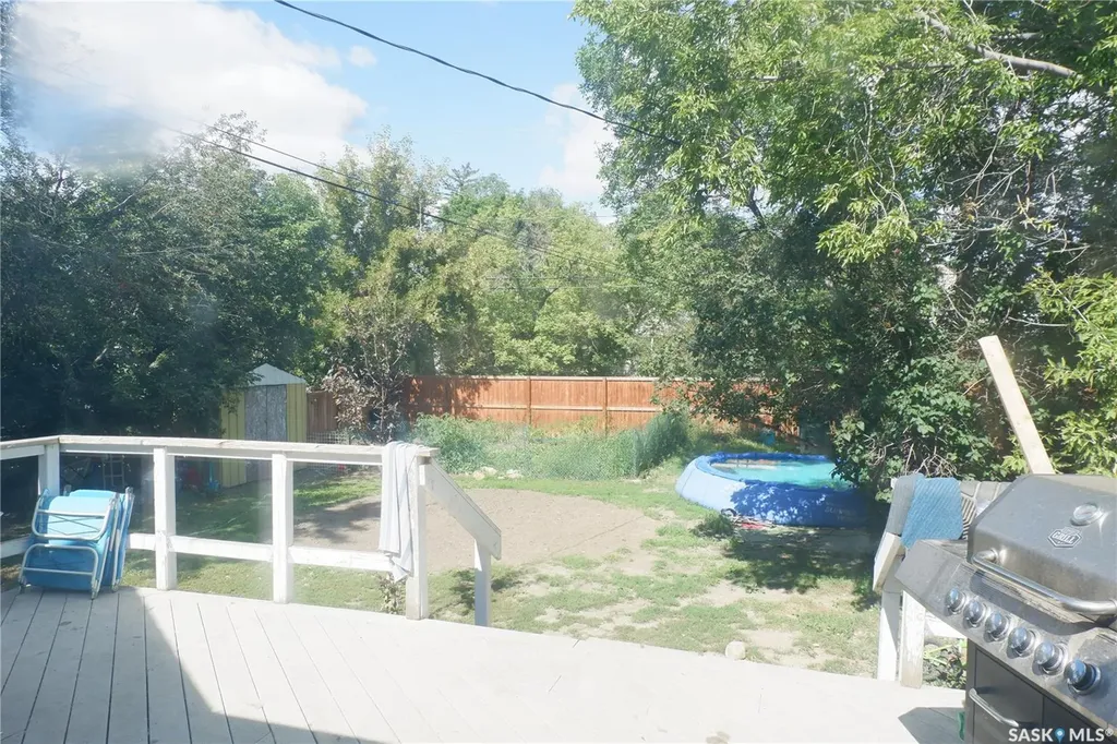 568 Stadacona Street W Moose Jaw SK S6H 1Z9