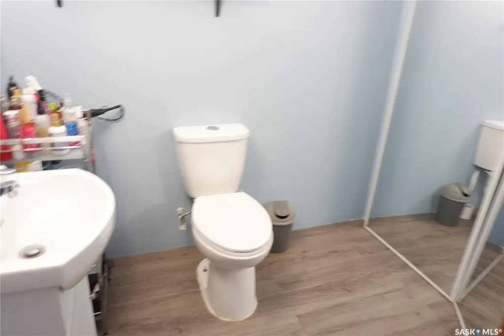 568 Stadacona Street W Moose Jaw SK S6H 1Z9