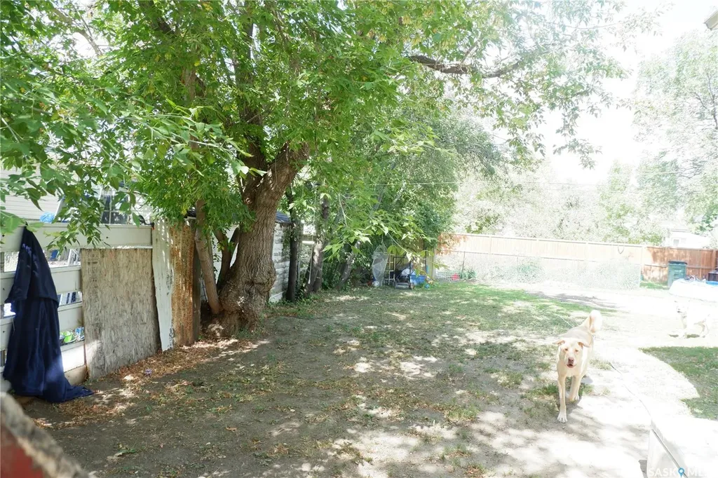 568 Stadacona Street W Moose Jaw SK S6H 1Z9