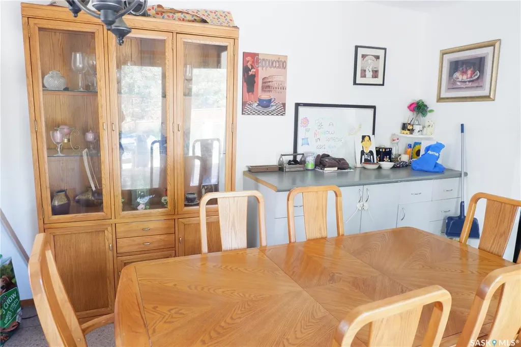 568 Stadacona Street W Moose Jaw SK S6H 1Z9