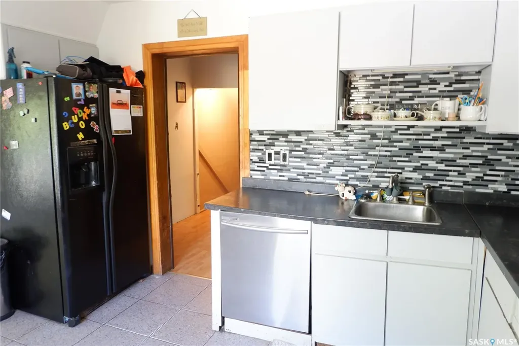 568 Stadacona Street W Moose Jaw SK S6H 1Z9