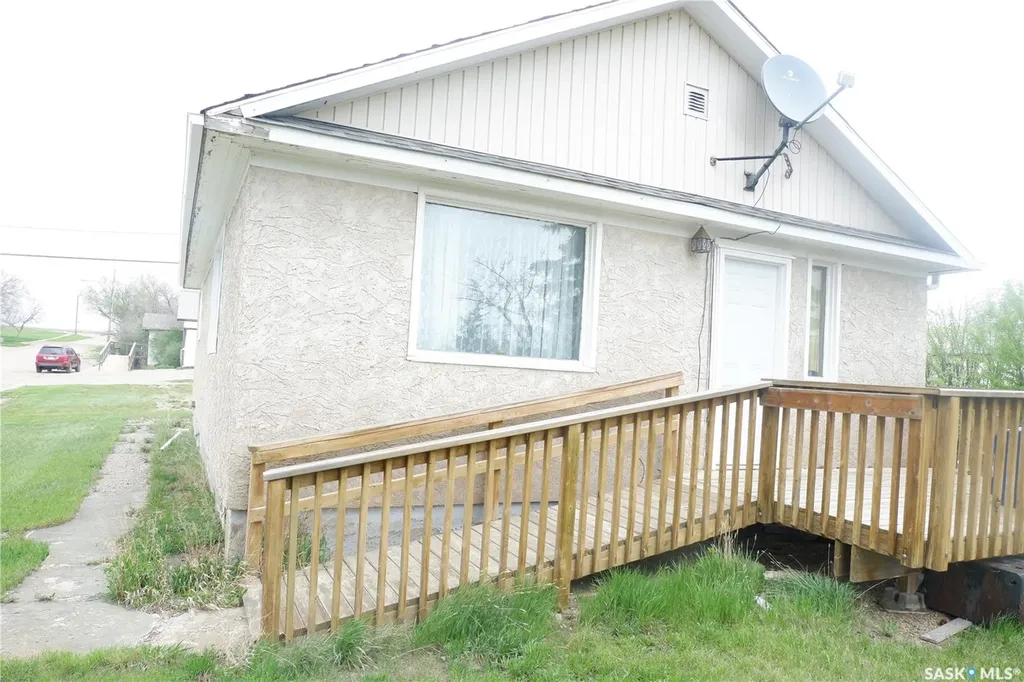 102 Dominion Avenue Kincaid SK S0H 2J0