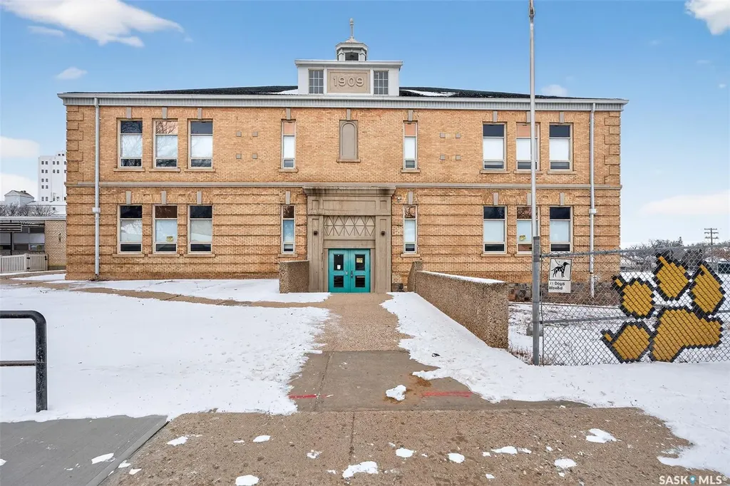 500 Coteau Street W Moose Jaw SK S6H 5E3