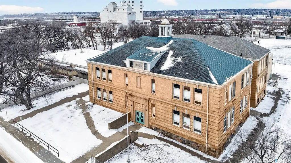 500 Coteau Street W Moose Jaw SK S6H 5E3