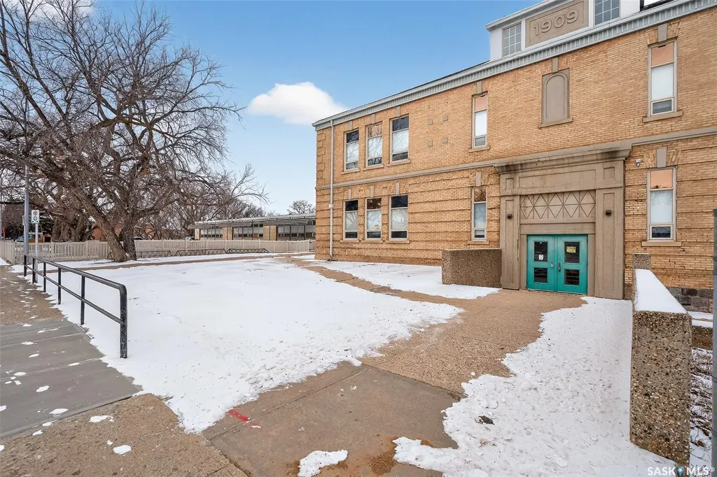 500 Coteau Street W Moose Jaw SK S6H 5E3