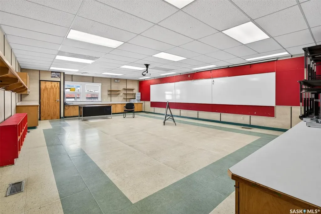 1100 Currie Crescent Moose Jaw SK S6H 6B7