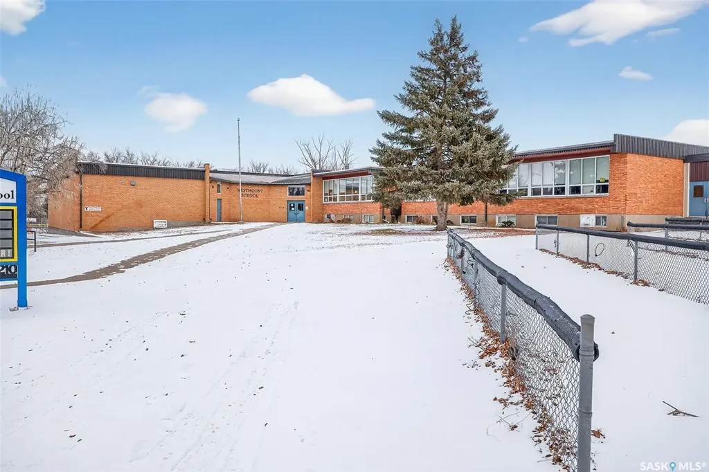 1100 Currie Crescent Moose Jaw SK S6H 6B7