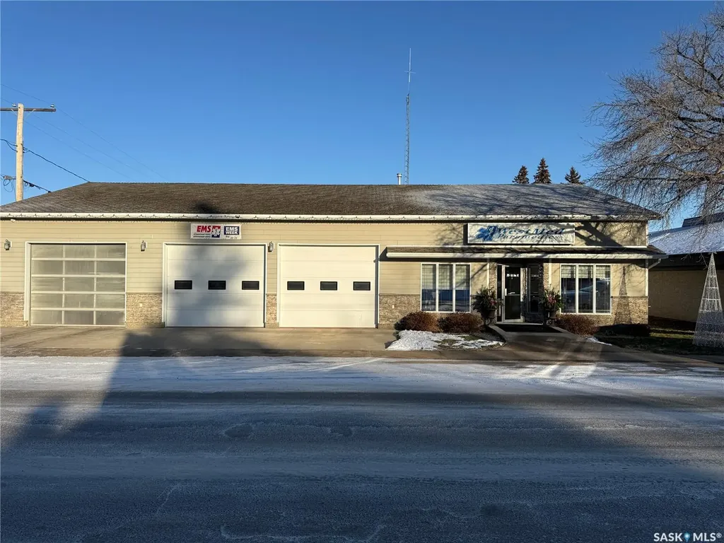 205 1st Avenue W St. Walburg SK S0M 2T0