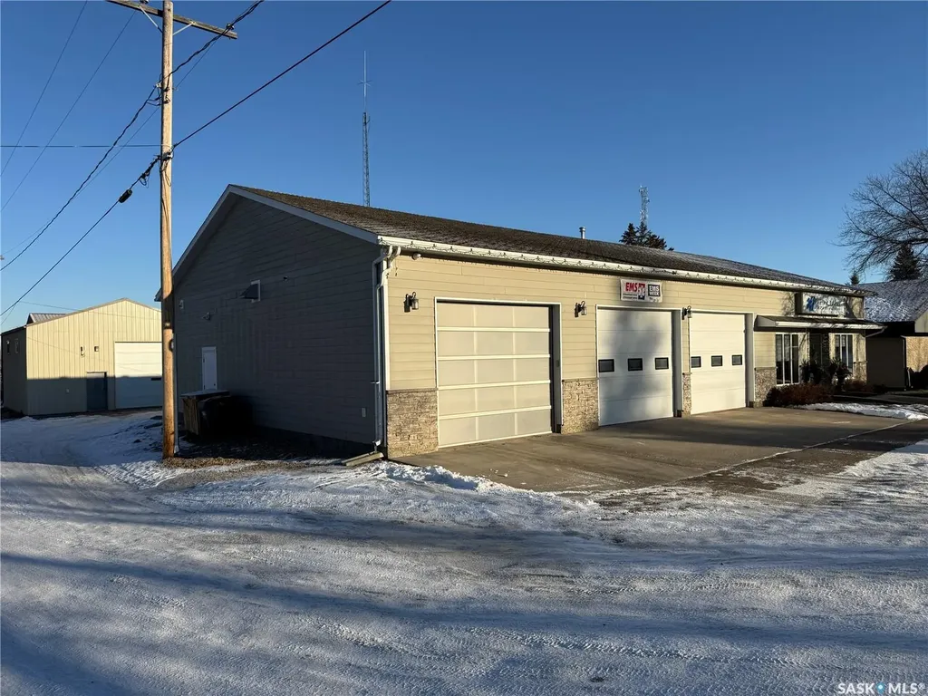 205 1st Avenue W St. Walburg SK S0M 2T0