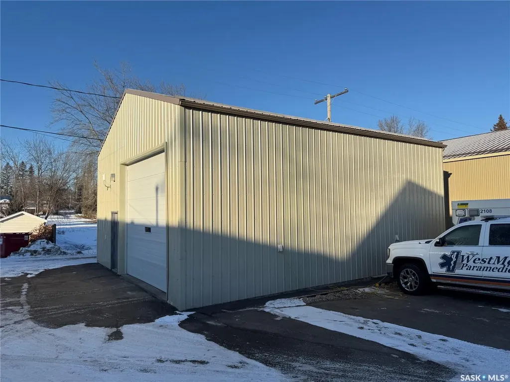 205 1st Avenue W St. Walburg SK S0M 2T0