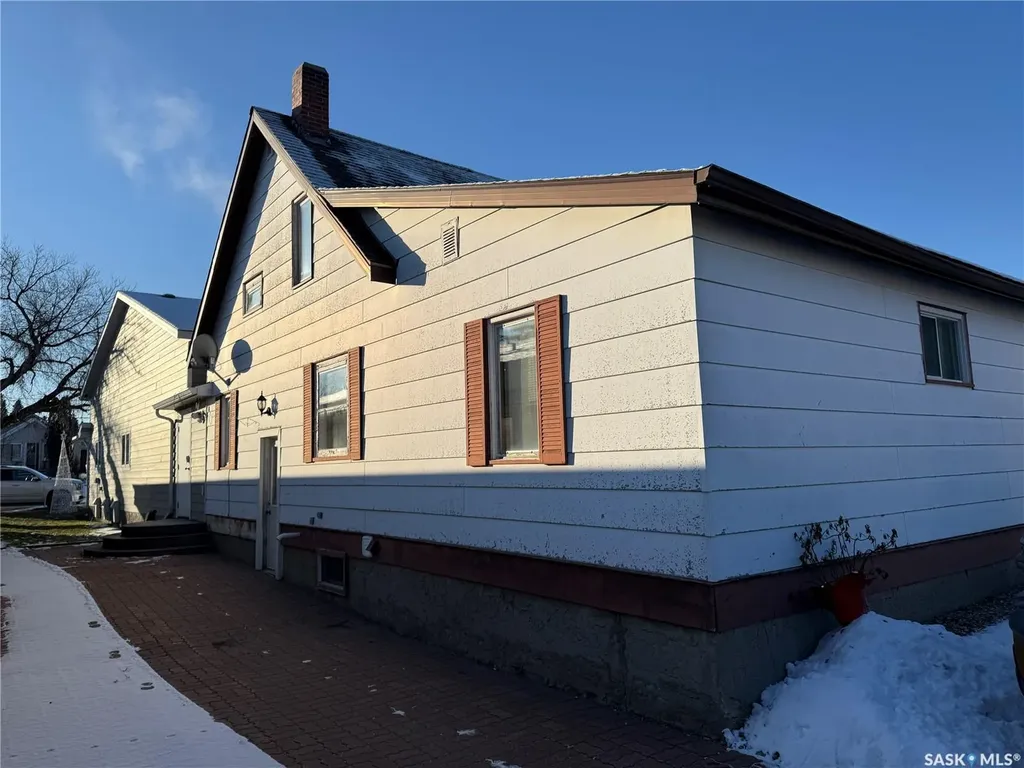 205 1st Avenue W St. Walburg SK S0M 2T0