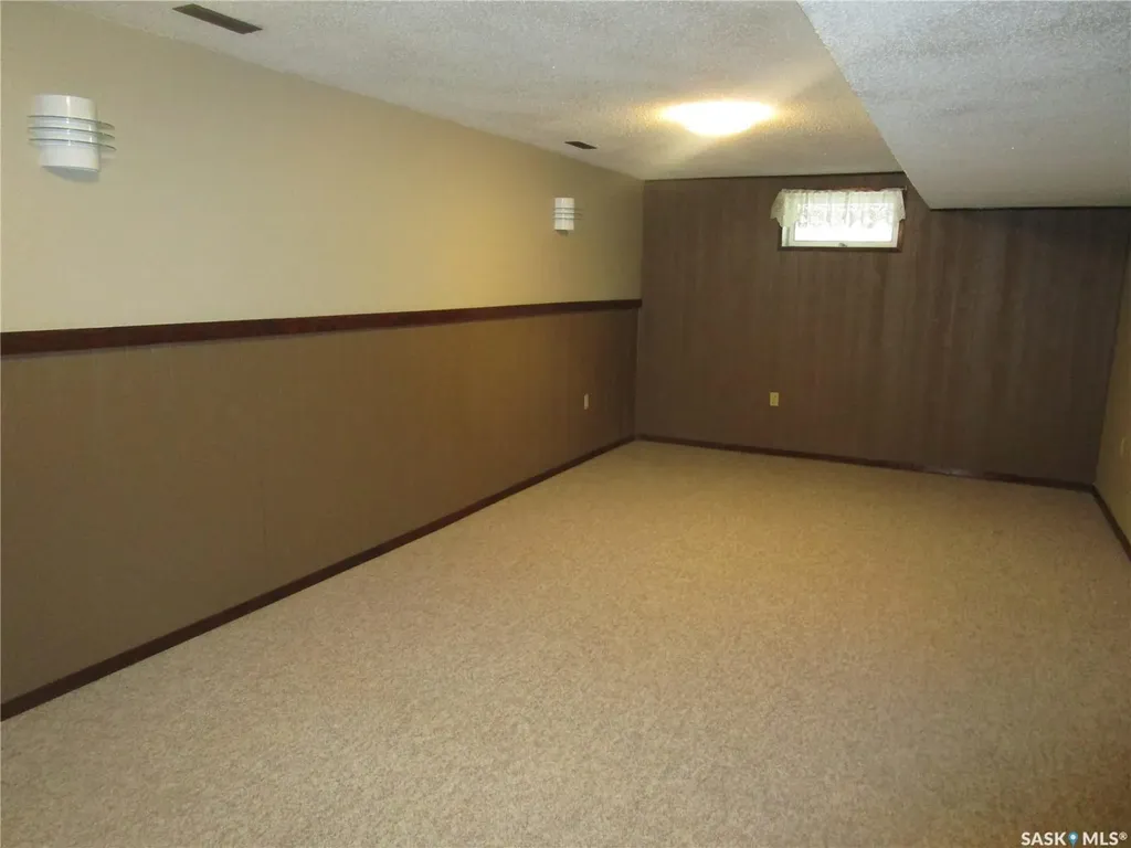 1003 1st Street W Assiniboia SK S0H 0B0