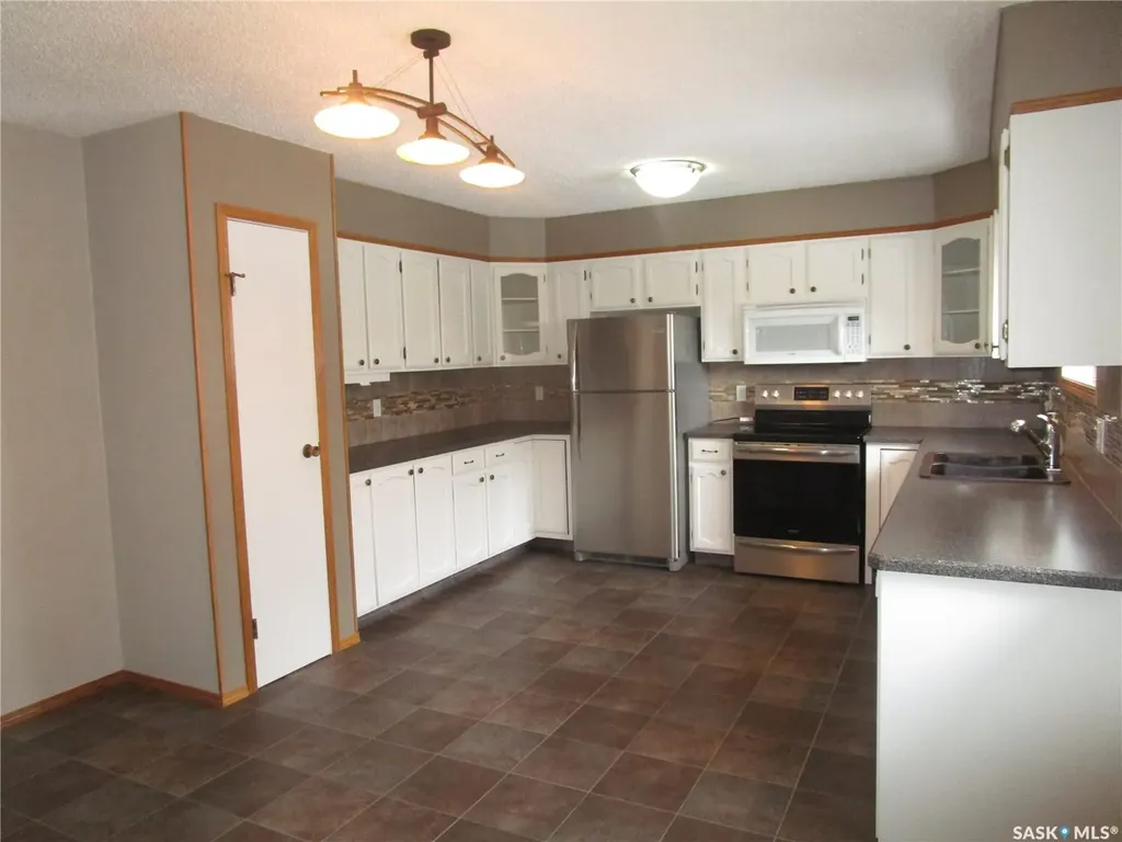 1003 1st Street W Assiniboia SK S0H 0B0
