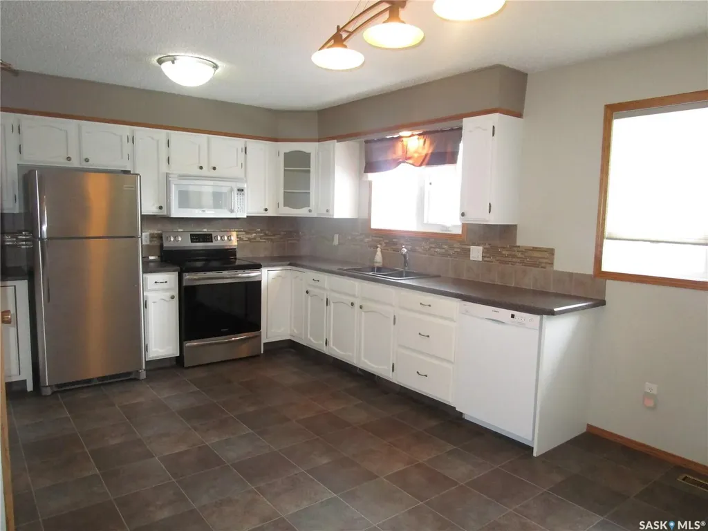 1003 1st Street W Assiniboia SK S0H 0B0