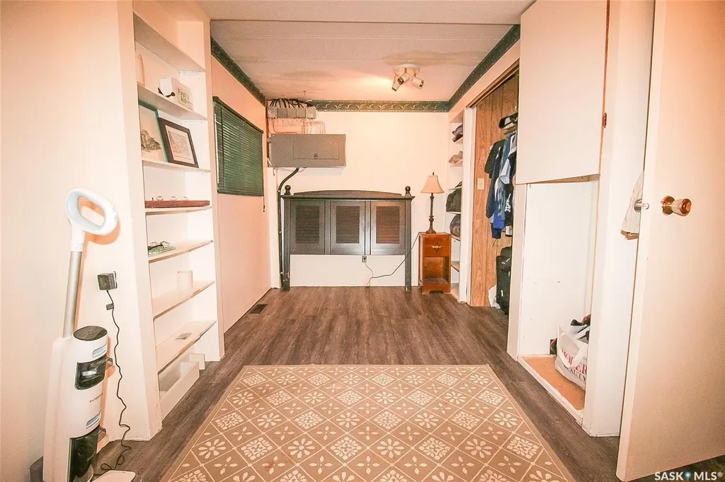 513-515 2nd Avenue S Simmie SK S0N 2N0