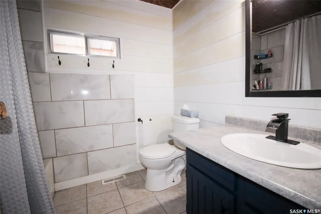 513-515 2nd Avenue S Simmie SK S0N 2N0