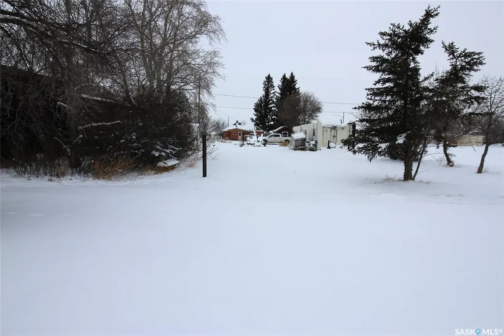 513-515 2nd Avenue S Simmie SK S0N 2N0