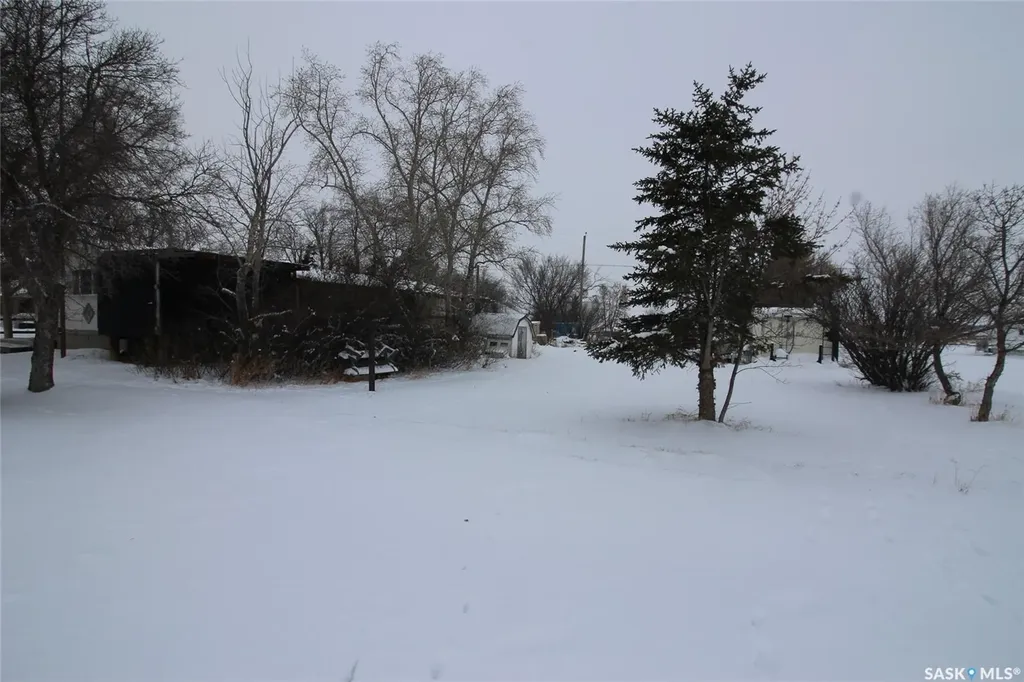 513-515 2nd Avenue S Simmie SK S0N 2N0