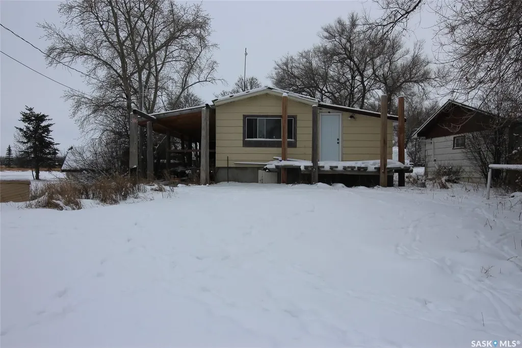 513-515 2nd Avenue S Simmie SK S0N 2N0