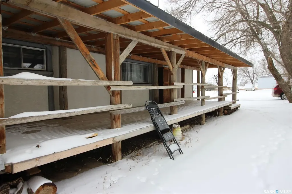 513-515 2nd Avenue S Simmie SK S0N 2N0
