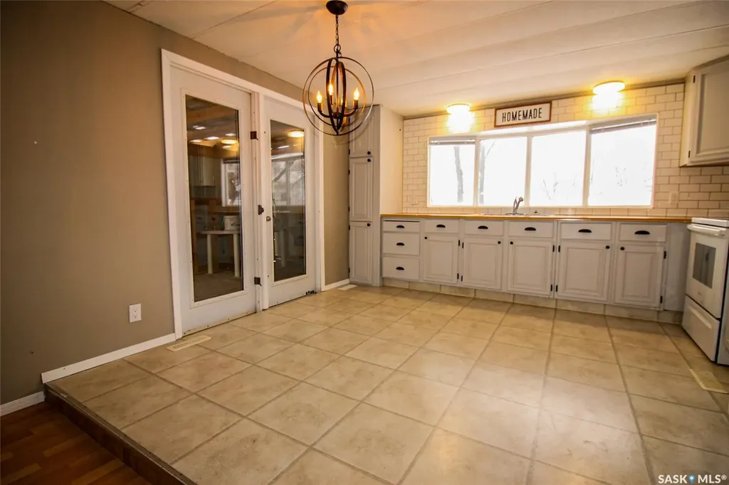 513-515 2nd Avenue S Simmie SK S0N 2N0