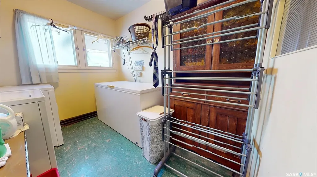 135-145 3rd Street E Fox Valley SK S0N 0V0