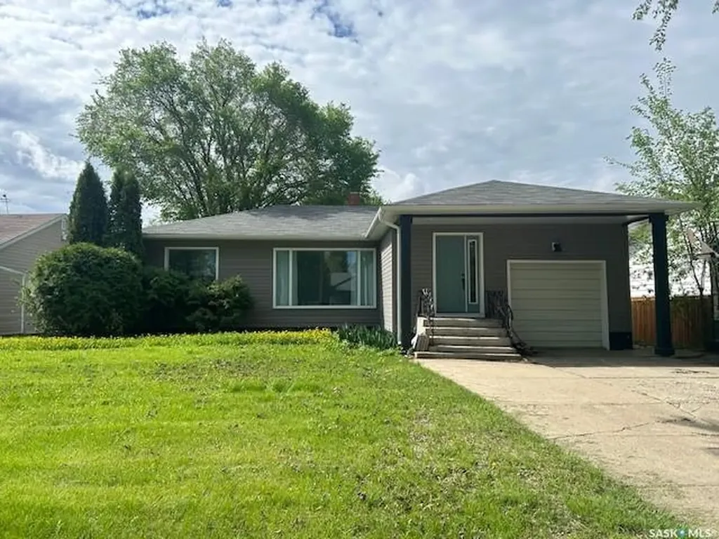 124 8th Avenue W Canora SK S0A 0L0