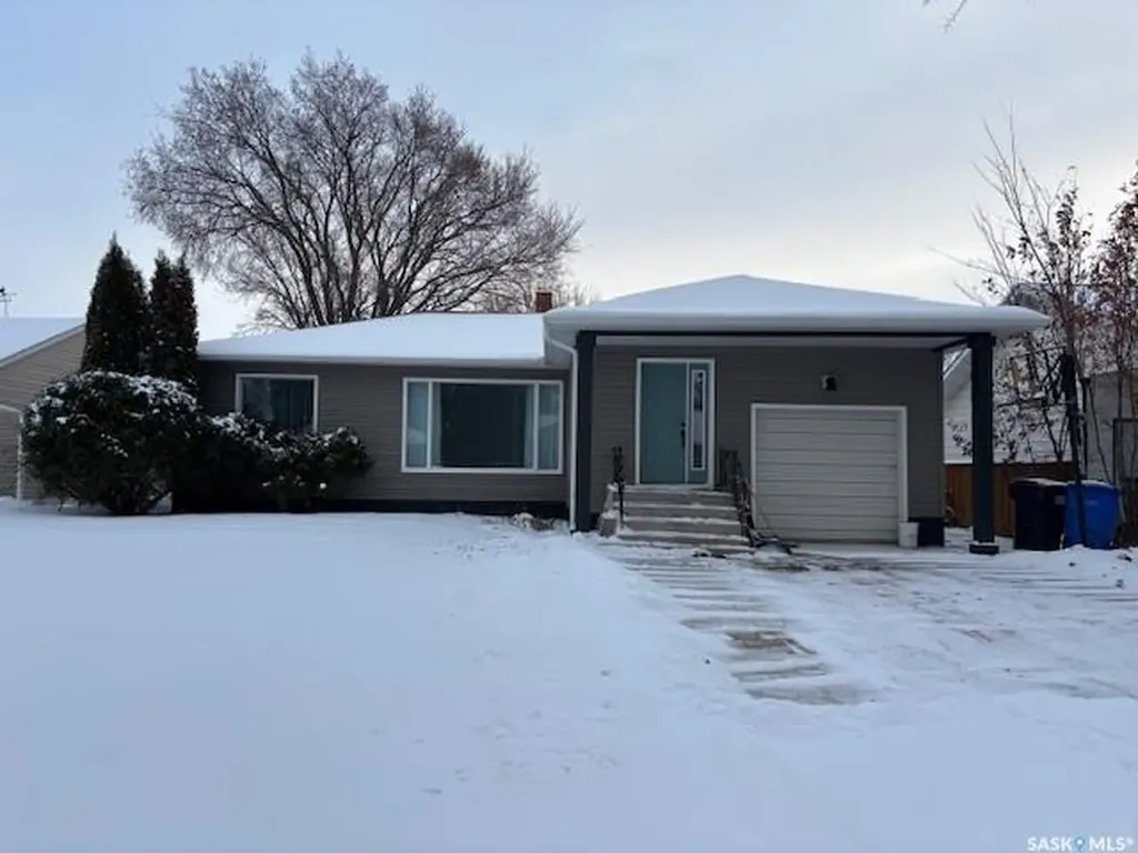 124 8th Avenue W Canora SK S0A 0L0