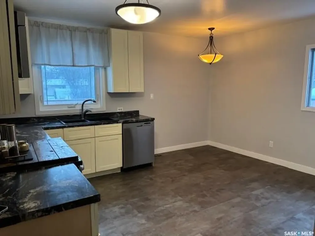 124 8th Avenue W Canora SK S0A 0L0