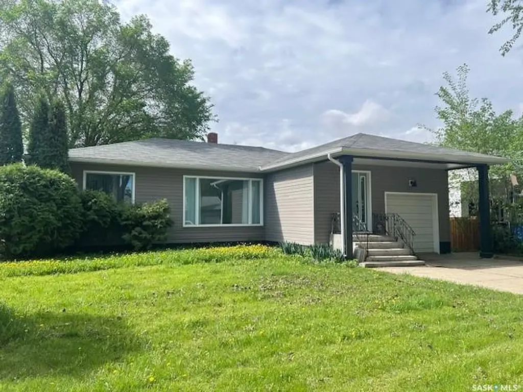 124 8th Avenue W Canora SK S0A 0L0