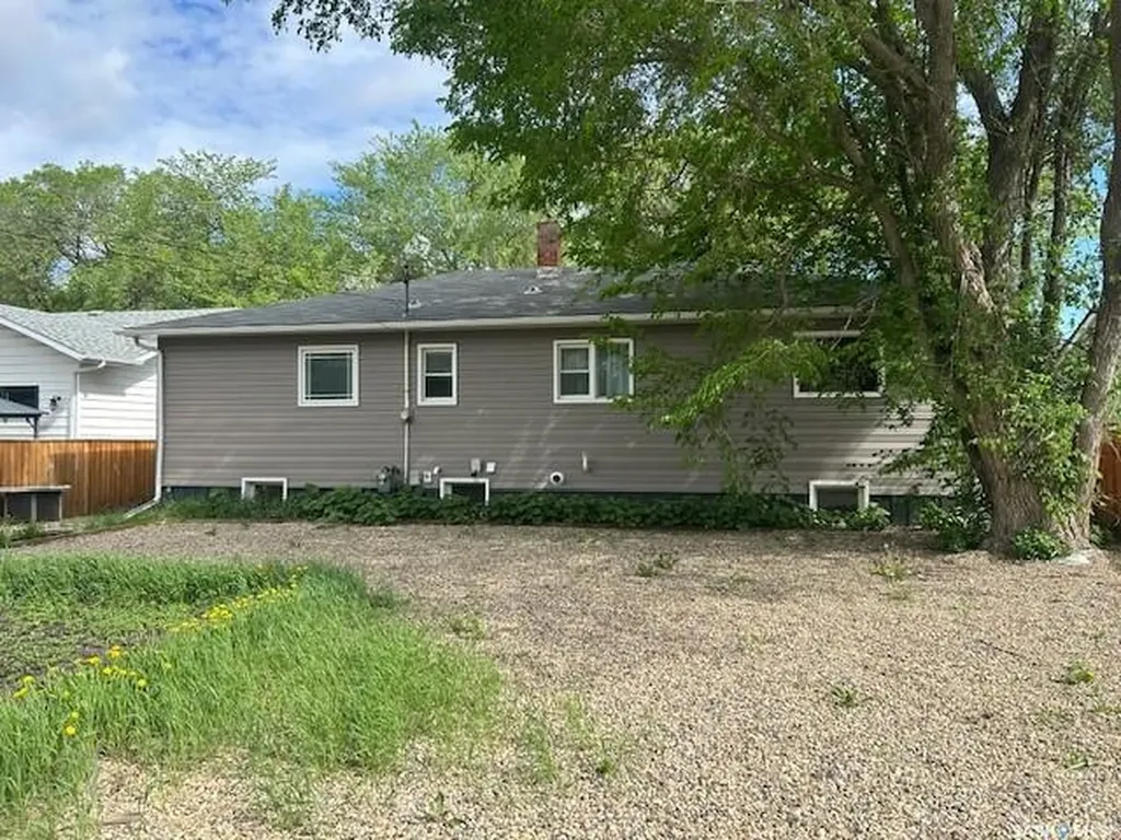 124 8th Avenue W Canora SK S0A 0L0