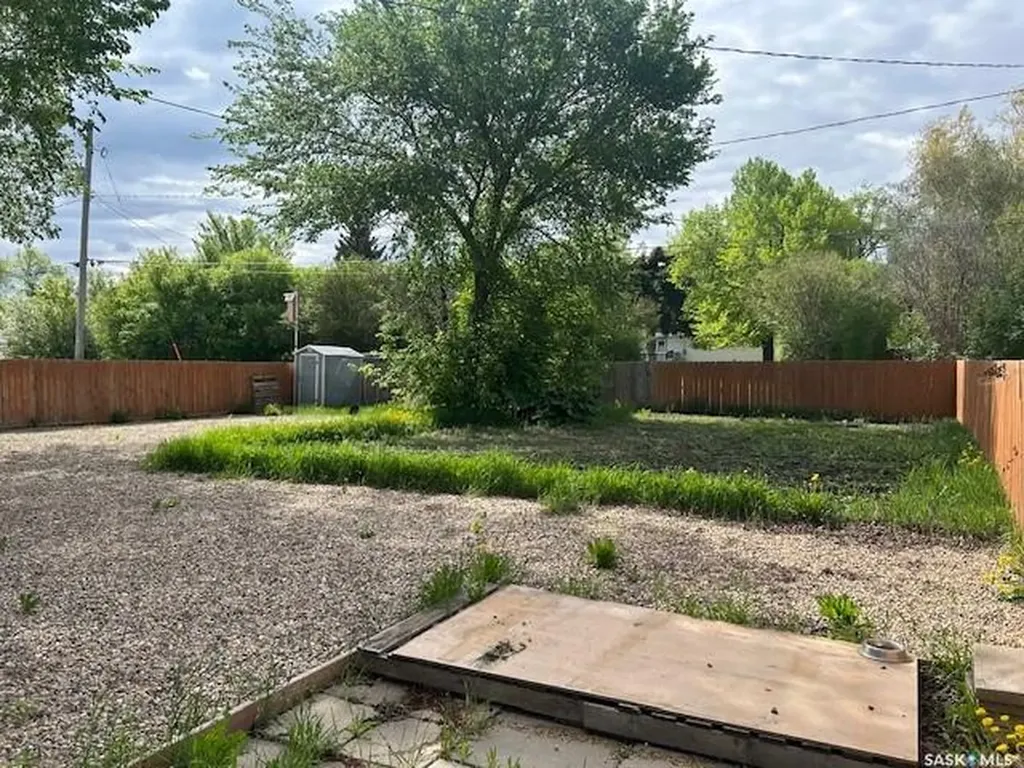 124 8th Avenue W Canora SK S0A 0L0