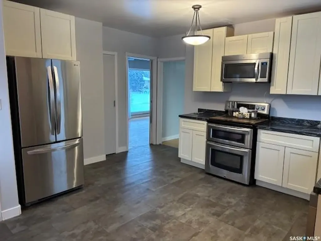 124 8th Avenue W Canora SK S0A 0L0