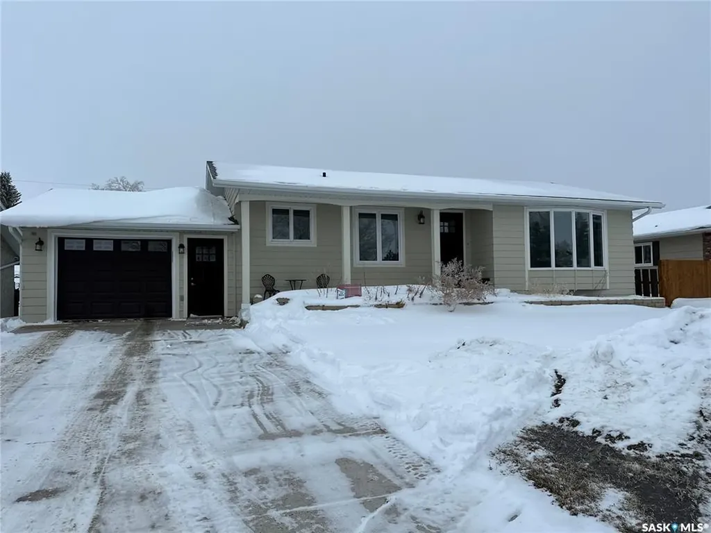 308 4th Street E Carnduff SK S0C 0S0